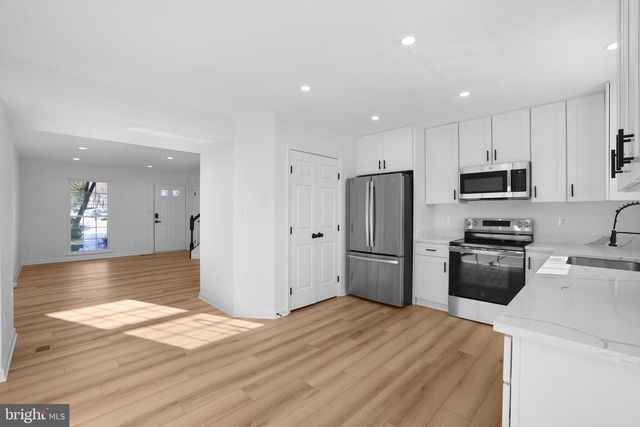 1742 TIGER LILY CIR, Woodbridge, VA 22192