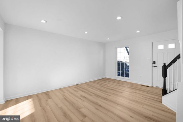 1742 TIGER LILY CIR, Woodbridge, VA 22192