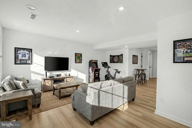 1742 TIGER LILY CIR, Woodbridge, VA 22192