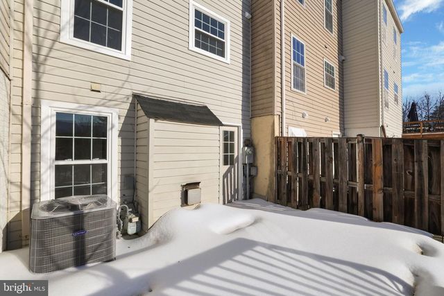 1742 TIGER LILY CIR, Woodbridge, VA 22192