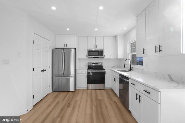 1742 TIGER LILY CIR, Woodbridge, VA 22192