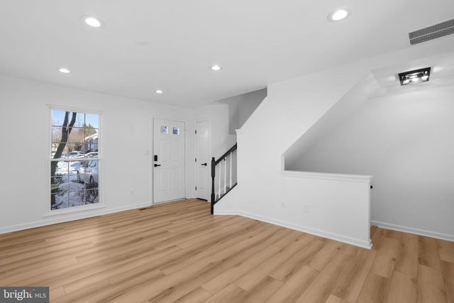 1742 TIGER LILY CIR, Woodbridge, VA 22192