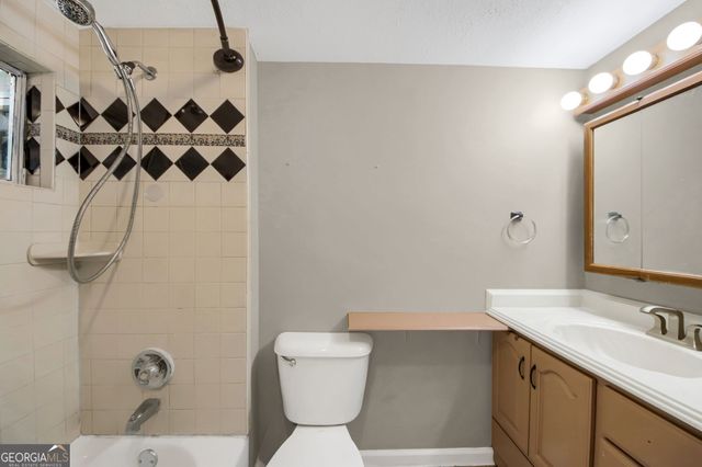 1617 Elm Street NE, Conyers, GA 30012