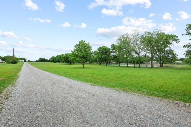 3939 Fm 2194, Celeste, TX 75423