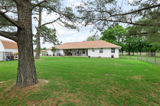 3939 Fm 2194, Celeste, TX 75423