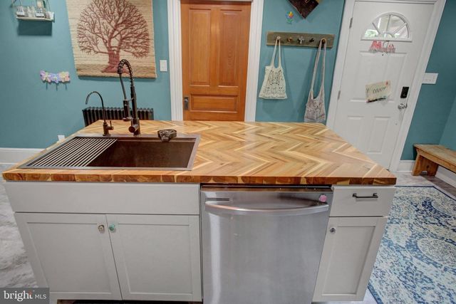 63 LINDEN AVE N, Greencastle, PA 17225