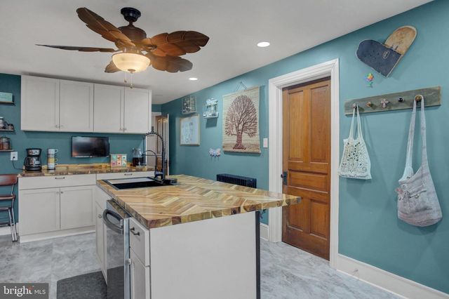 63 LINDEN AVE N, Greencastle, PA 17225