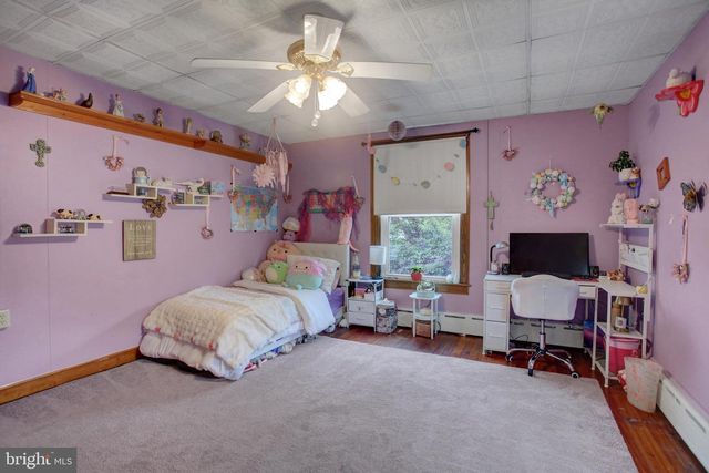 63 LINDEN AVE N, Greencastle, PA 17225
