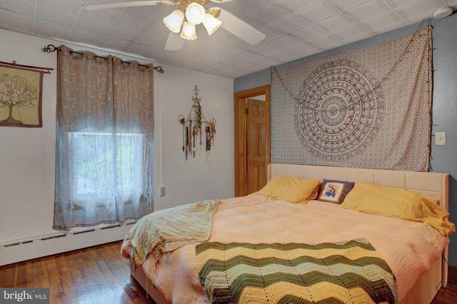 63 LINDEN AVE N, Greencastle, PA 17225
