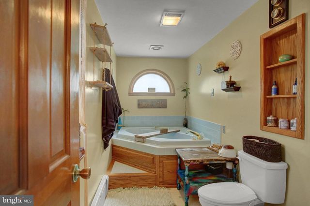 63 LINDEN AVE N, Greencastle, PA 17225