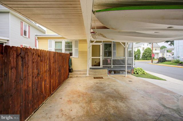 63 LINDEN AVE N, Greencastle, PA 17225