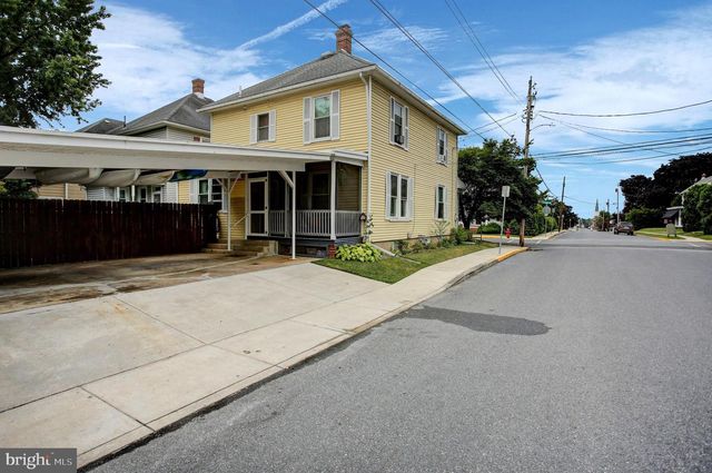63 LINDEN AVE N, Greencastle, PA 17225