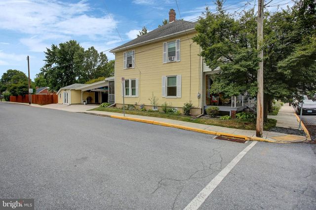 63 LINDEN AVE N, Greencastle, PA 17225
