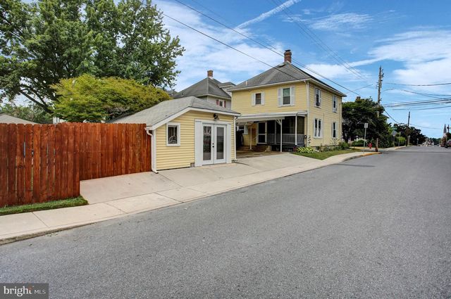 63 LINDEN AVE N, Greencastle, PA 17225