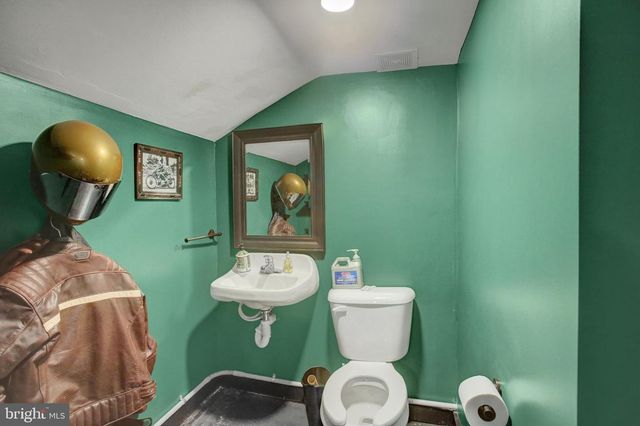 63 LINDEN AVE N, Greencastle, PA 17225
