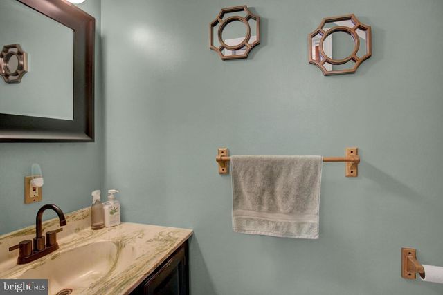 63 LINDEN AVE N, Greencastle, PA 17225