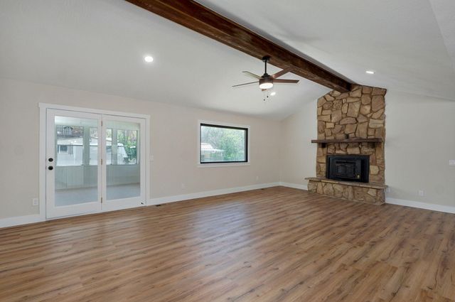 2558 West Village Lane, Springfield, MO 65807
