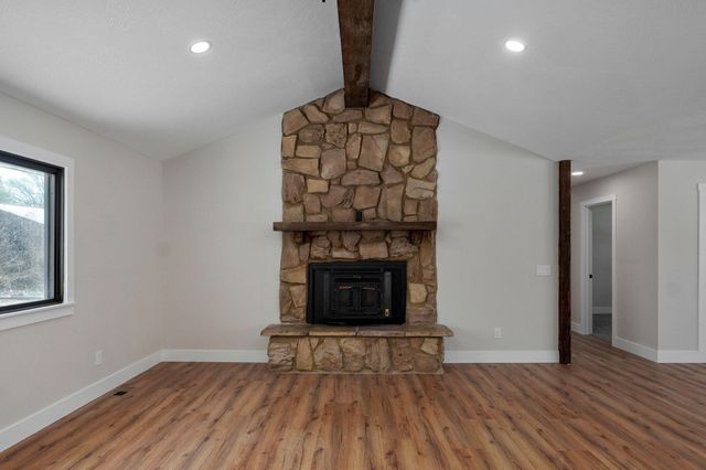 2558 West Village Lane, Springfield, MO 65807