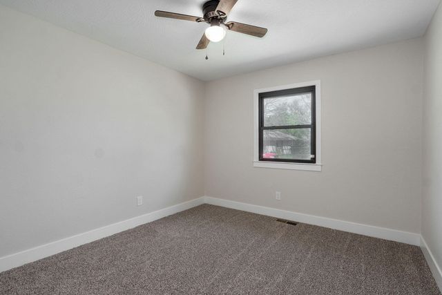 2558 West Village Lane, Springfield, MO 65807