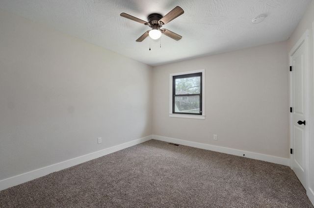 2558 West Village Lane, Springfield, MO 65807