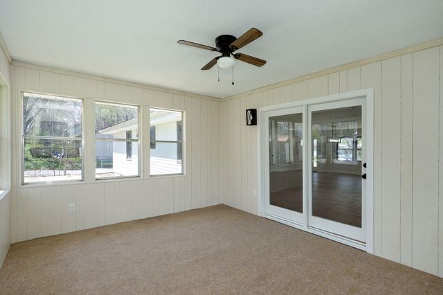 2558 West Village Lane, Springfield, MO 65807