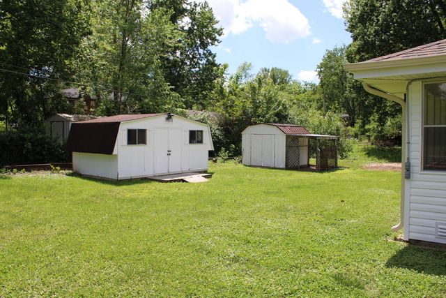 2558 West Village Lane, Springfield, MO 65807