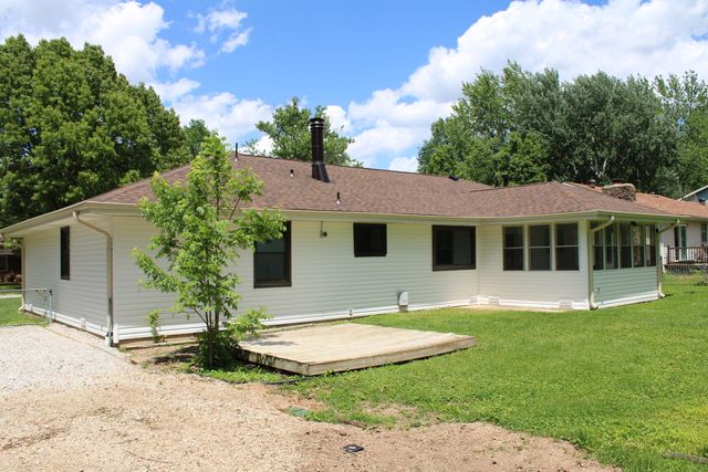 2558 West Village Lane, Springfield, MO 65807