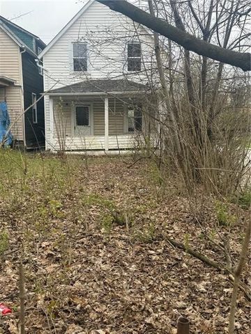 201 Locust St, New Kensington, PA 15068