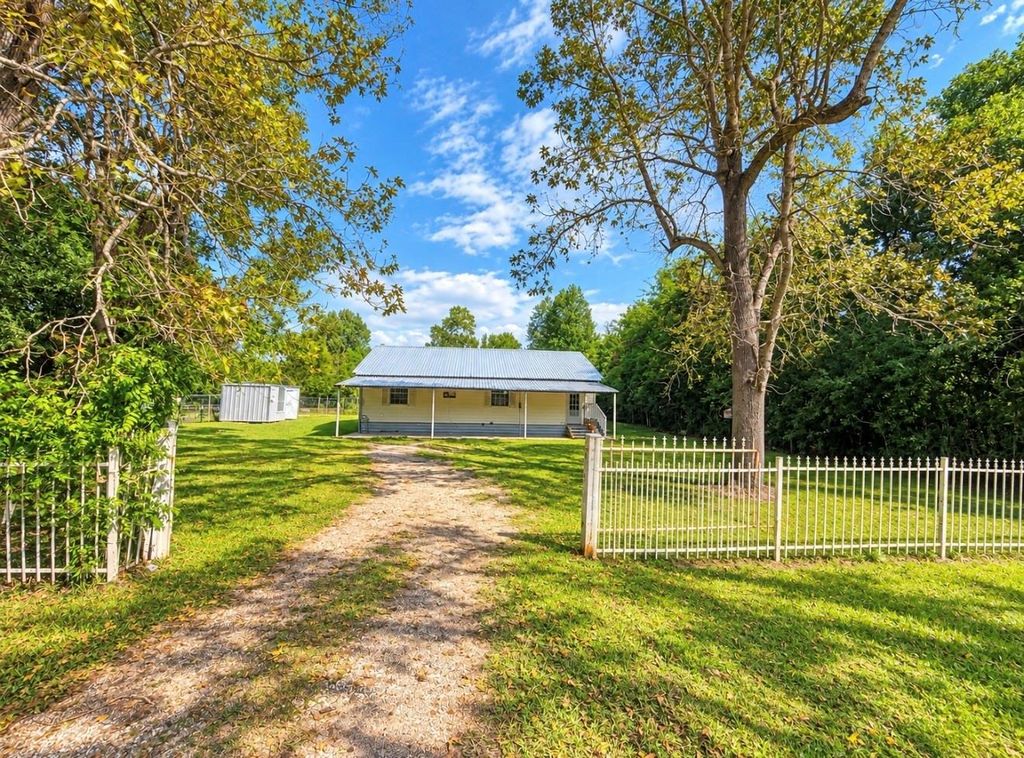 25414 Wildwood Lane, Huffman, TX 77336