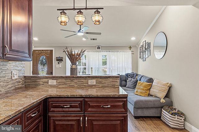 653 WINDSOR AVE, Maple Shade, NJ 08052