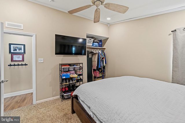 653 WINDSOR AVE, Maple Shade, NJ 08052
