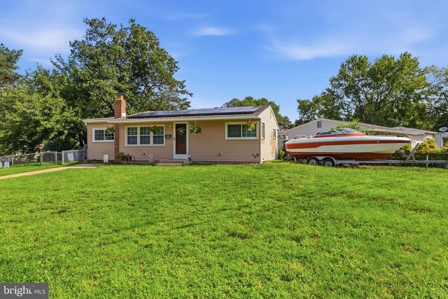 653 WINDSOR AVE, Maple Shade, NJ 08052