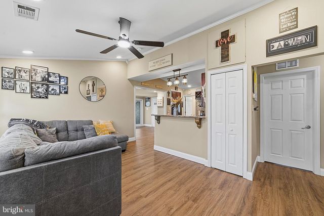653 WINDSOR AVE, Maple Shade, NJ 08052