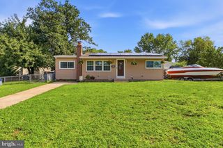653 WINDSOR AVE, Maple Shade, NJ 08052