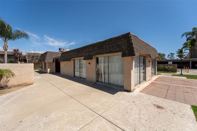 801 S Lyon A205, Santa Ana, CA 92705