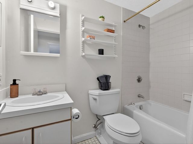 50 Watertown St 401, Watertown, MA 02472