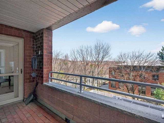 50 Watertown St 401, Watertown, MA 02472