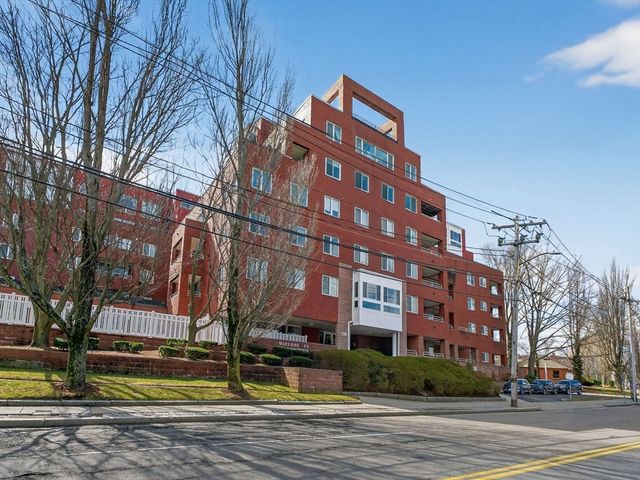 50 Watertown St 401, Watertown, MA 02472