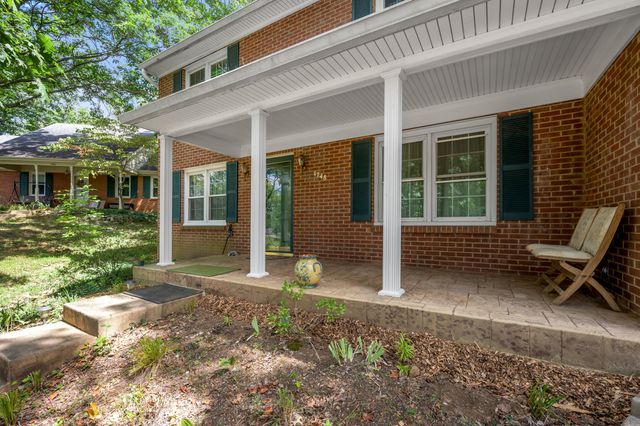 1748 Brook Park Drive, Lexington, KY 40515