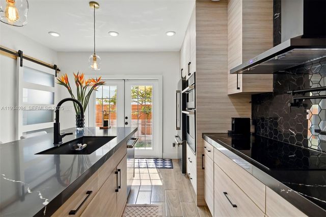 1363 Biarritz Dr, Miami Beach, FL 33141