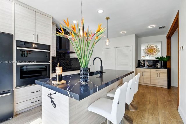 1363 Biarritz Dr, Miami Beach, FL 33141