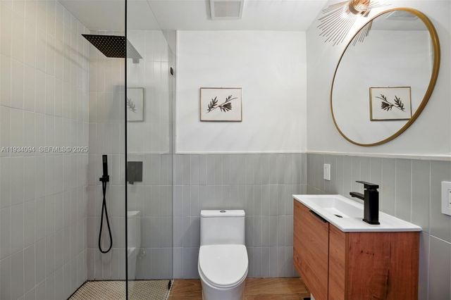 1363 Biarritz Dr, Miami Beach, FL 33141