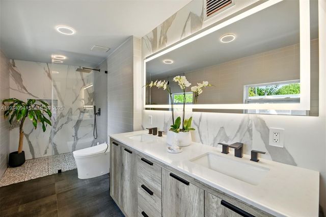 1363 Biarritz Dr, Miami Beach, FL 33141