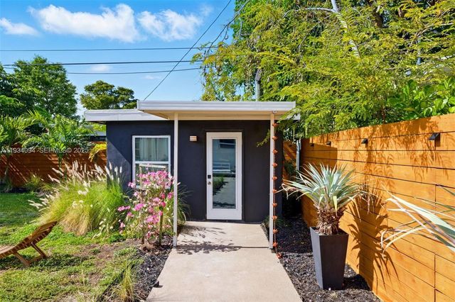 1363 Biarritz Dr, Miami Beach, FL 33141