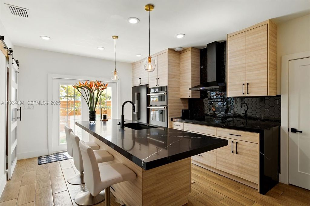 1363 Biarritz Dr, Miami Beach, FL 33141