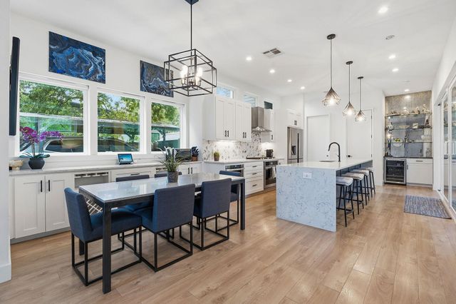 2806 W 44th ST B, Austin, TX 78731