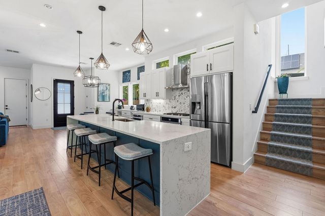 2806 W 44th ST B, Austin, TX 78731