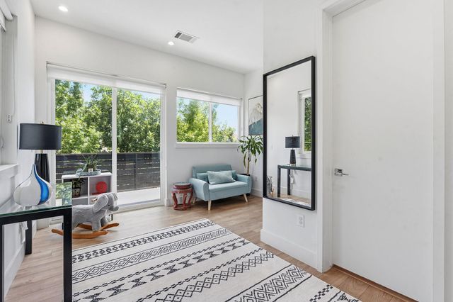 2806 W 44th ST B, Austin, TX 78731