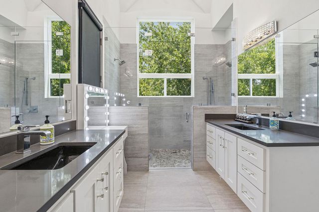 2806 W 44th ST B, Austin, TX 78731
