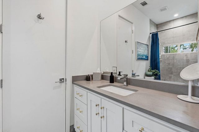 2806 W 44th ST B, Austin, TX 78731